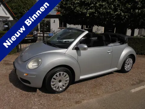 Volkswagen New Beetle Cabriolet 1.6 Highline **NL-AUTO**122.000 org.km.NAP**APK 5-2027**NIEUWE KOPPE