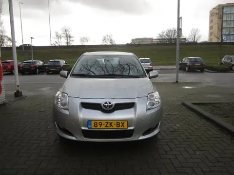 Toyota Auris 1.6-16V Sol