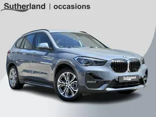 BMW X1 xDrive25e Sport Line 220pk | PHEV | Trekhaak | Head-Up | Elek. achterklep | Camera | Winterse