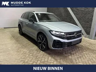Volkswagen Touareg 3.0 TSi eHybrid 4MOTION R Edition | Luchtvering | Trekhaak | Panoramadak | Head-U