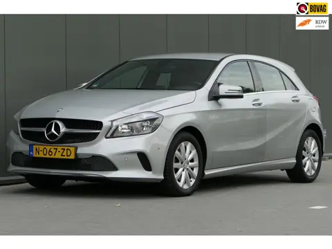 Mercedes-Benz A-klasse 180 Ambition Navi Leder Sportstoelen Stoelverwarming
