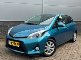 Toyota Yaris 1.5 Full Hybrid Aspiration Limited (bj 2014)