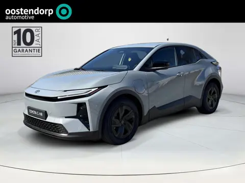 Toyota C-HR+ First Edition 77 kWh **MANHATTAN GREY/ ELEKTRISCH/ NIEUWE AUTO**