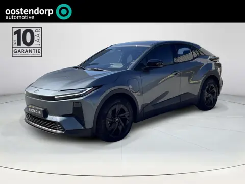 Toyota C-HR+ First Edition 77 kWh **MINERAL METALLIC/ ELEKTRISCH/ NIEUWE AUTO**