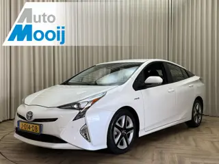 Toyota Prius 1.8 White Edition Adaptive Cruise / HUD / Keyless / Stoelverwarming / JBL / Camera / Na