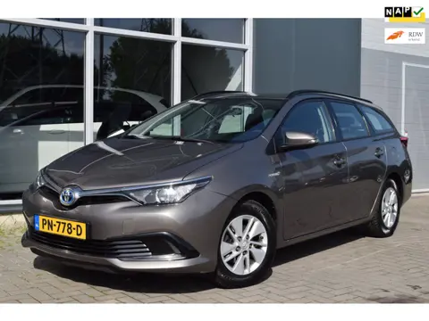 Toyota Auris Touring Sports 1.8 Hybrid Now Go | Automaat | Clima | NAP + APK 7-2027