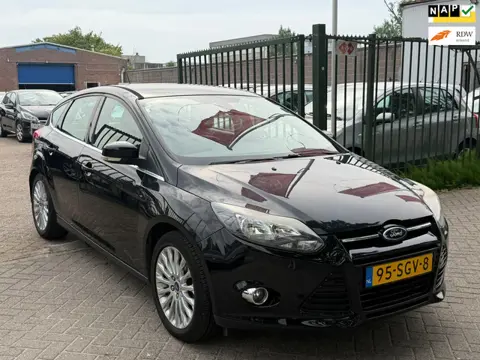 Ford Focus 1.6 TI-VCT First Edition 2e eigenaar dealer onderhouden luxe uitvoering airco cruis contr