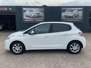 Peugeot 208 1.2 PureTech Style Pack 49.793 Kilometer n.a.p - Airco ecc - cruise - Navi - Bluetooth/h