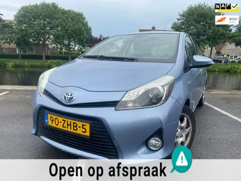 Toyota Yaris 1.5 Full Hybrid Dynamic NAVI CLIMA CRUISE NAP