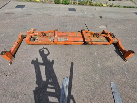 Diversen container spreader Container Spreader – Container Handling Equipment – Geschikt voor Transp