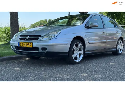 Citroen C5 2.0-16V Différence 2