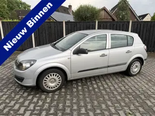 Opel Astra 1.6 Business Airco,Trekhaak,Cv,Radio/cd Bj 2006 leuk beginners auto