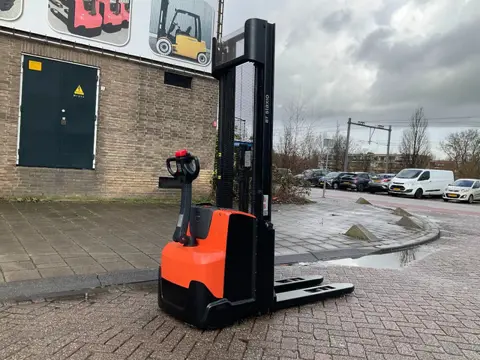 BT SWE120L 1200KG 3.70METER STAPELAAR / HEFTRUCK (bj 2015)