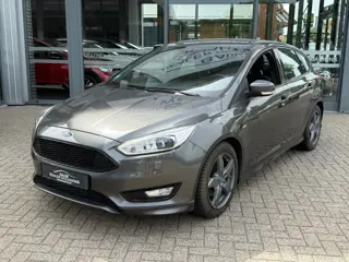 FORD FOCUS 1.5 ST-LINE 150PK  AIRCO NAVI LMV PDC WINTERPACK