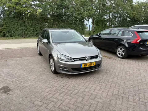 Volkswagen Golf 1.0 TSI Comfortline CLIMA CRUISE NAVI PDC V+A