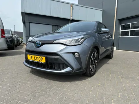 TOYOTA C-HR 1.8 Hybrid Aut. Dynamic Navi. camera 13000 KM !!! 