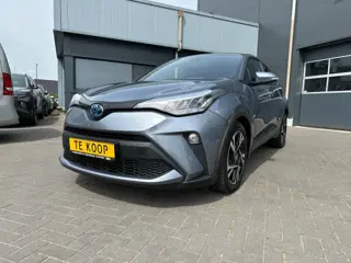 TOYOTA C-HR 1.8 Hybrid Aut. Dynamic Navi. camera 13000 KM !!! 