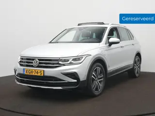 Volkswagen Tiguan 1.4 TSI Ehybrid Automaat - IQ light - Panoramisch schuif-kanteldak - ACC - Navigat