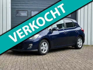 Toyota Auris 1.8 Full Hybrid Business CLIMA / APK / NAP