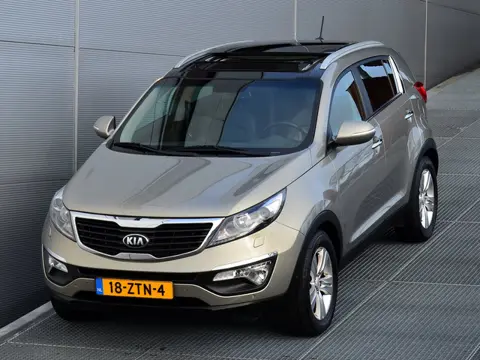 Kia Sportage 1.6 GDI SUPER PACK | HOGE ZIT | FULL OPTIONS | LEER | NAVI | PANORAMADAK | TREKHAAK | A