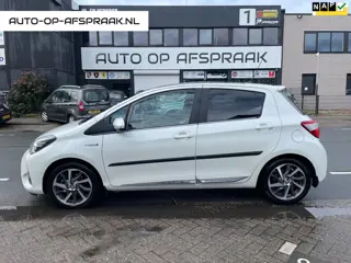 Toyota Yaris 1.5 Hybrid Pano Automaat Camera Navi Trekhaak Cruise Control