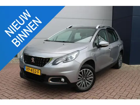 Peugeot 2008 1.2 PureTech 110pk Blue Lion Airco Navi Carplay Panoramadak Trekhaak Dealer onderhouden