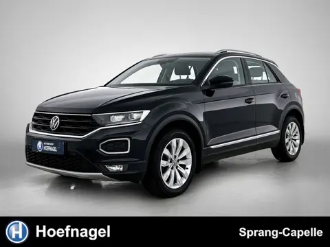 Volkswagen T-Roc 1.5 TSI Sport | Trekhaak | Camera | CarPlay | Stoel-/Stuuverwarming | Adaptive Crui
