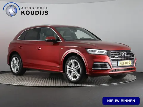 Audi Q5 55 TFSI e quattro Competition S-Line (Elek. trekhaak / Pano / Camera / Carplay / Luchtvering