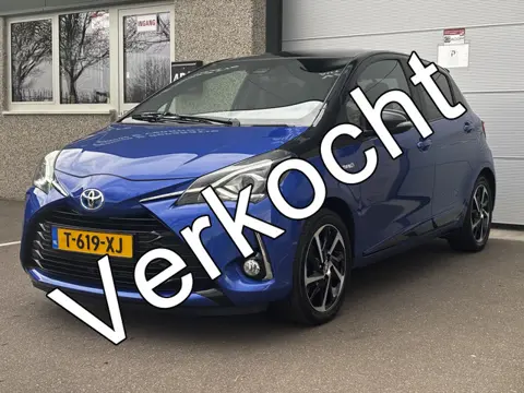 Toyota Yaris 1.5 Hybrid Exc Keyless Pano Camera Navi Clima Led Bi-Tune 10 jaar fabrieksgarantie
