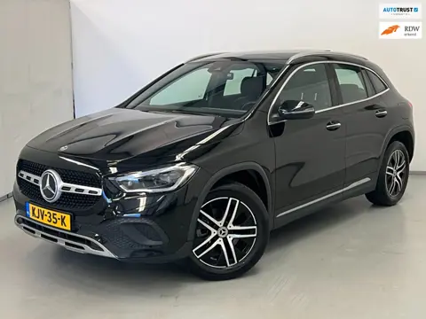 Mercedes-Benz GLA-klasse 250e / BTW / Pano / Standkachel / Trekhaak