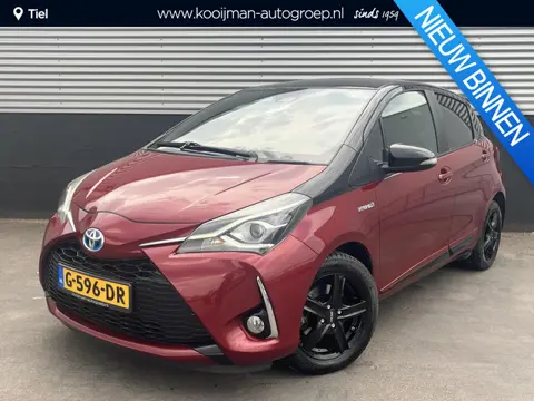 Toyota Yaris 1.5 Hybrid Bi-Tone Navigatie, Achteruitrijcamera, Privacy glass, LMV, Climate control, 