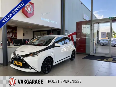 Toyota Aygo 1.0 VVT-i x-sport,Navigatie,Achteruitrijcamera,Bluetooth,Airco,Snelheidbegrenzer,Aux Ipo