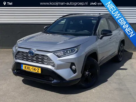 Toyota RAV4 2.5 Hybrid AWD Bi-Tone Navigatie, Apple CarPlay/Android Auto, PDC v&a, keyless, JBL audi