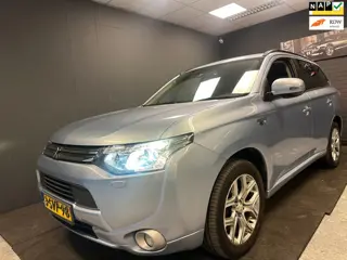 Mitsubishi Outlander 2.0 PHEV instyle+ Camera Adaptieve cruise control, Lane departure warning