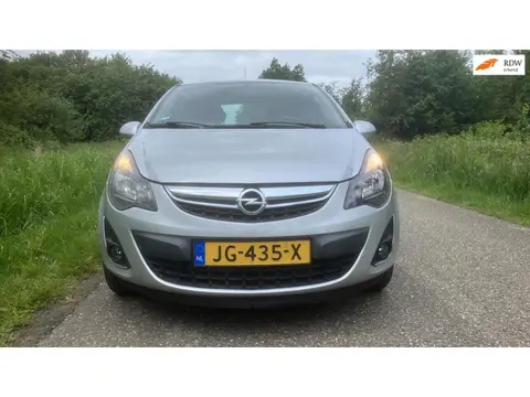 Opel Corsa 1.2-16V Design Edition
