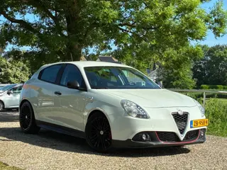 Alfa Romeo Giulietta 1.4 T Distinctive | Cruise + Clima nu € 5.975,-!!!