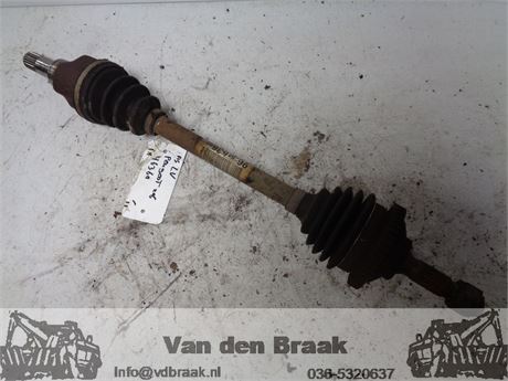 Peugeot 206+ 1.1 8V 2009-2012 Aandrijfas links