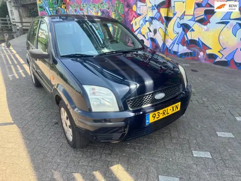 Ford Fusion 1.4-16V Culture nieuwe distributie riem goed onderhouden auto stereo lang zelfde eigenaa