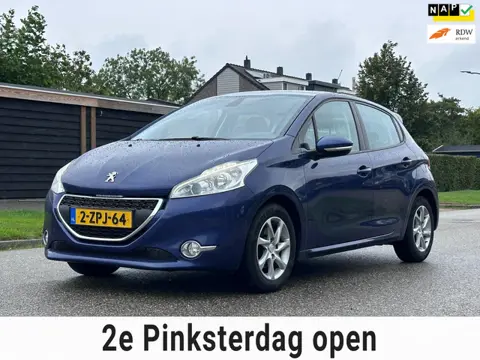 Peugeot 208 1.2 VTi Allure 5DR*Navigatie*Pano*Stoelverwarming*Cruise*Airco*LM velgen*Parkeersensoren