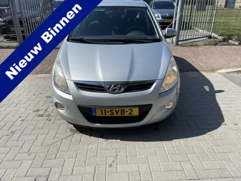 Hyundai i20 1.4i i-Motion Nw apk handel/export nap nl auto koude airco loopt en rijdt goed zie foto’