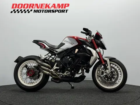 MV Agusta DRAGSTER 800 RR (bj 2016, automaat)