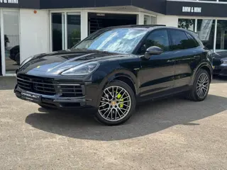 Porsche Cayenne 3.0 E-Hybrid Platinum Edition | PANORAMADAK | TREKHAAK | BOSE | LUCHTVERING |