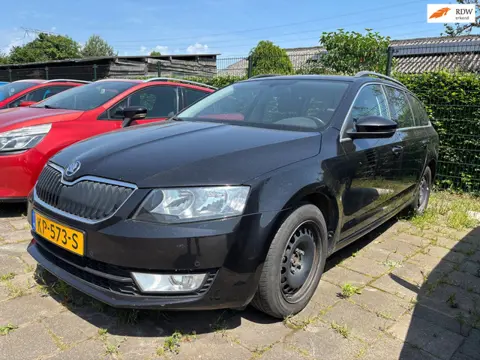 Skoda Octavia Combi 1.6 TDI Euro 6 DSG KOPPELING DEFECT