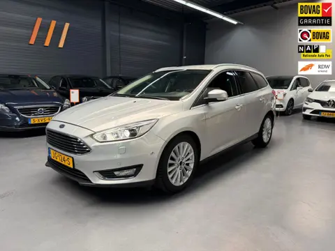 Ford Focus Wagon 1.5 Titanium CAMERA KEYLESS LED AUTOPARK NAP NL AUTO
