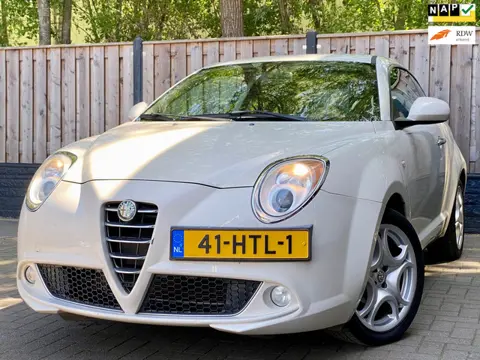 Alfa Romeo MiTo 1.4 Progression NL Auto I APK I AIRCO I LED I LM Velgen I NETTE AUTO