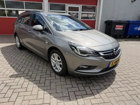 Opel Astra Sports Tourer 1.4 150 PK | Business+ | Stoelverwarming | Stuurwielverwarming | Navigatie 