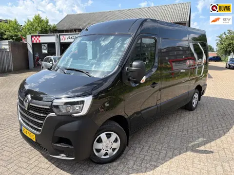 Renault Master T33 2.3 dCi 135 L2H2 *airco / bank / navi / trekhaak / camera / cruise-control*