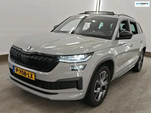 Skoda Kodiaq 1.5 TSI Sportline Business ORG NL 1E EIG DEALEROND|PANO|7PERSOONS|CAMERA|MEMORYSEAT|VIR
