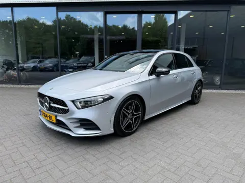 MERCEDES-BENZ A-KLASSE 180 AMG LINE,Pano,LED,WideScreen,Memory,Stoelverw,Camera,Clima,Cruise,Ambient,Orig. NL