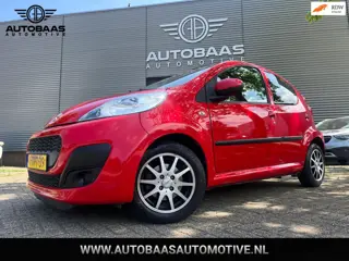 Peugeot 107 1.0-12V XS 5drs AUTOMAAT**APK t/m 03-2027** AIRCO+NAVIGATIE+LICHTMETALEN VELGEN+PRIVACY 